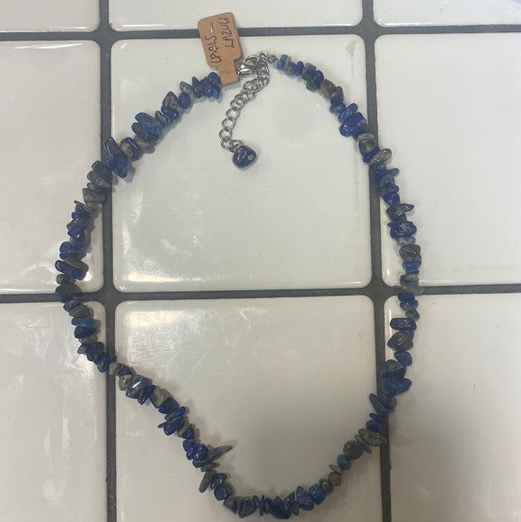 Lapis lazuli chip necklace