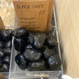 Black onyx tumblestone
