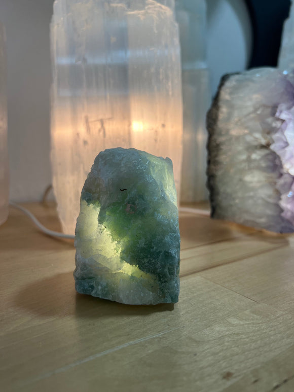 Green quartz raw lamp